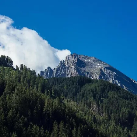 Hoehlenstein Juns-tux Hotel 4*